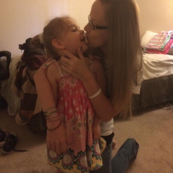 Meet your Posher, Lindsay - Picture 4 of 4